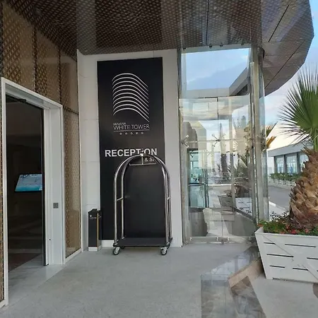 Apartment White Tower Ap 510 Summerland *