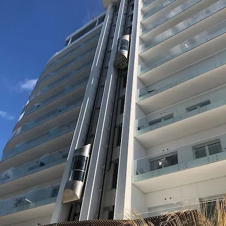 White Tower Ap 510 Summerland *